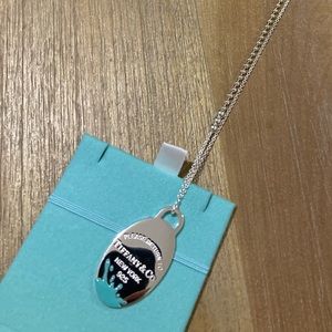 Tiffany’s splash heart necklace.